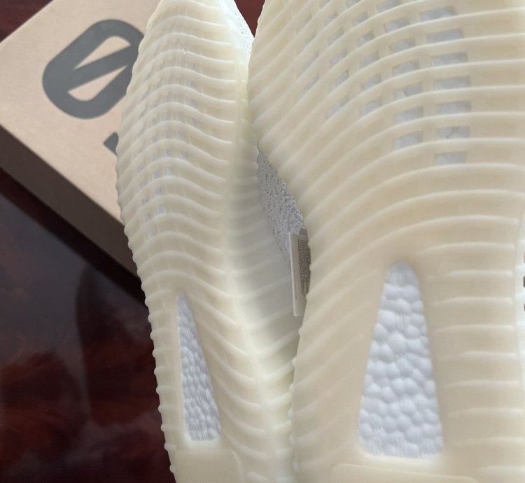 Yeezy Boost 350 V2 Triple White