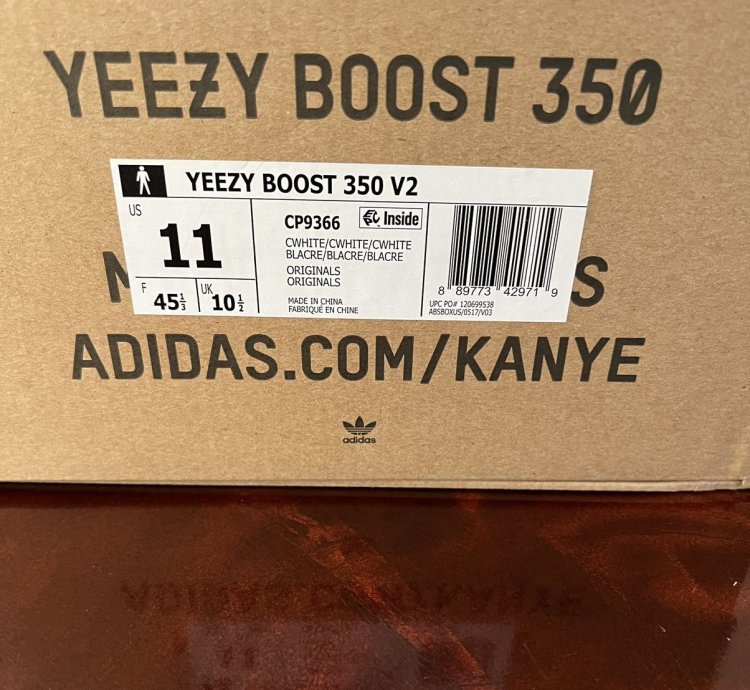 Yeezy Boost 350 V2 Triple White