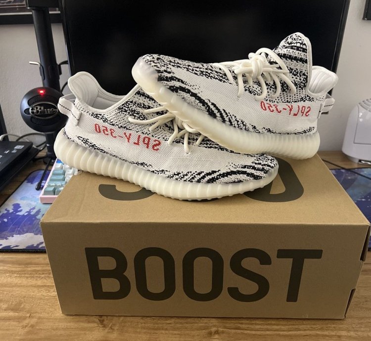 Yeezy Boost 350 V2 Zebra