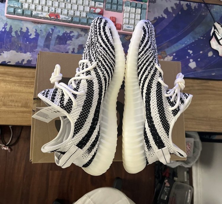 Yeezy Boost 350 V2 Zebra