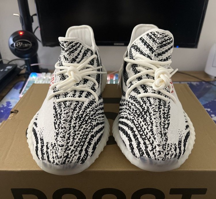 Yeezy Boost 350 V2 Zebra