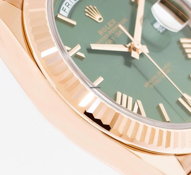 Rolex Day-date 40 40mm Everose Gold Olive Green Roman Dial 228235