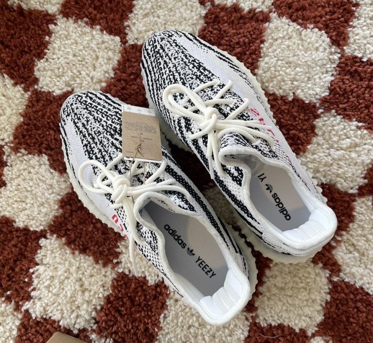 Yeezy Boost 350 V2 Zebra 2017