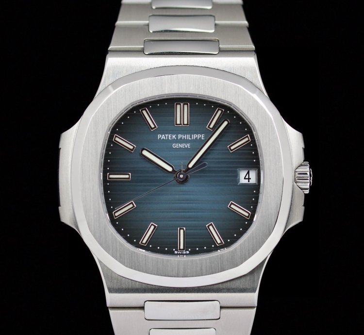 Patek Philippe Nautilus 5711 Full Set 2011
