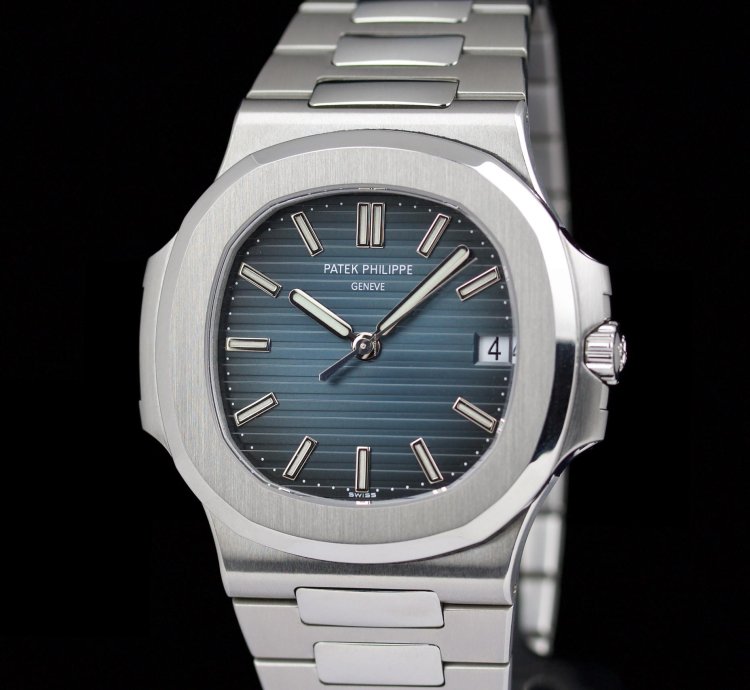 Patek Philippe Nautilus 5711 Full Set 2011