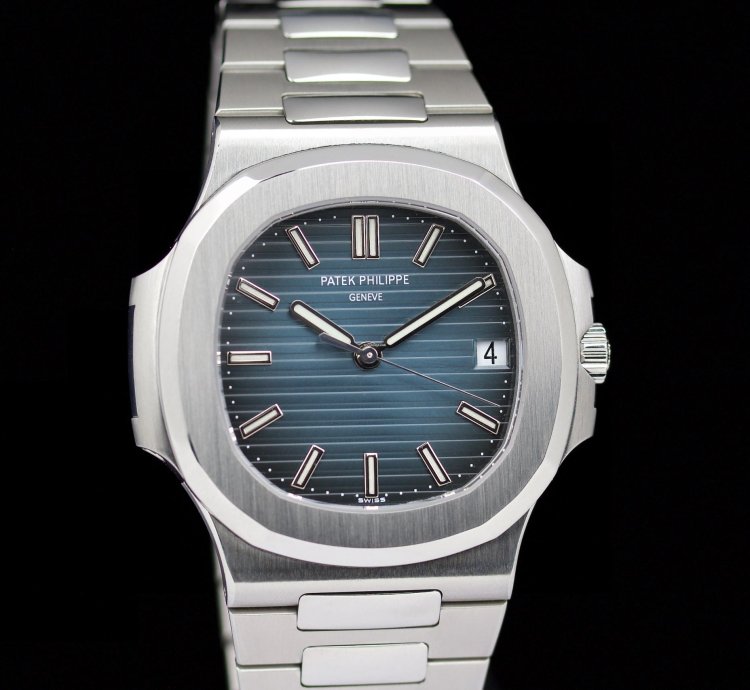 Patek Philippe Nautilus 5711 Full Set 2011