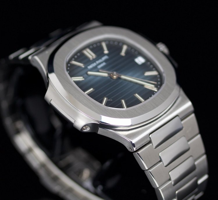 Patek Philippe Nautilus 5711 Full Set 2011