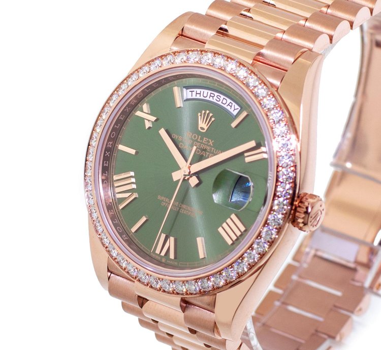 Rolex Day-date 40 40mm Everose Gold Olive Green Roman Dial Diamond Bezel 228345
