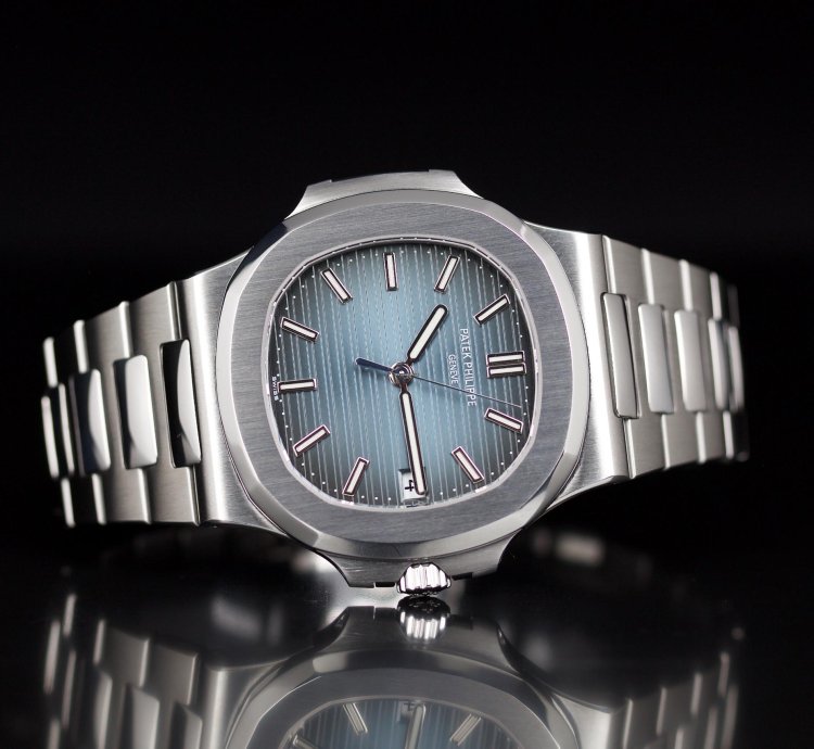 Patek Philippe Nautilus 5711 Full Set 2011