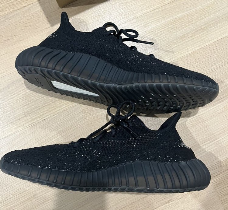 Yeezy Boost 350v2 Black White oreo