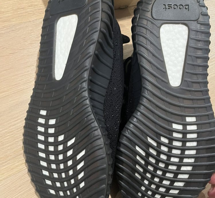 Yeezy Boost 350v2 Black White oreo