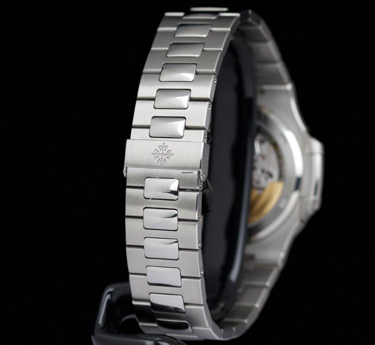 Patek Philippe Nautilus 5711 Full Set 2011