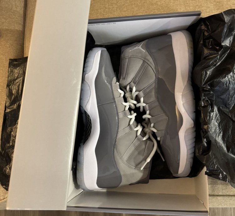 Air Jordan 11 Retro Cool Grey Men Size 10