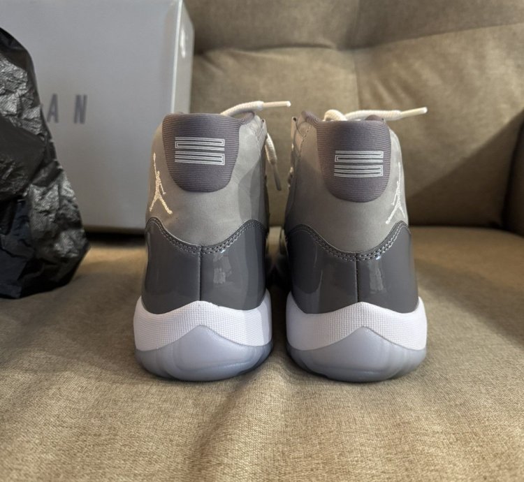 Air Jordan 11 Retro Cool Grey Men Size 10