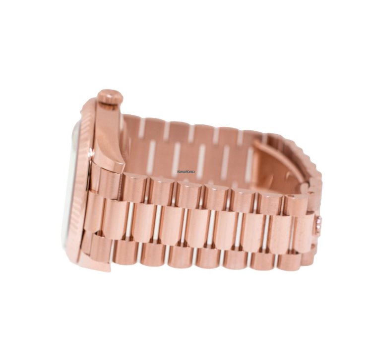 Rolex Day-date 40 40mm Everose Gold White Roman Dial Fluted Bezel 228235