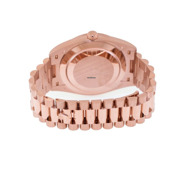 Rolex Day-date 40 40mm Everose Gold White Roman Dial Fluted Bezel 228235