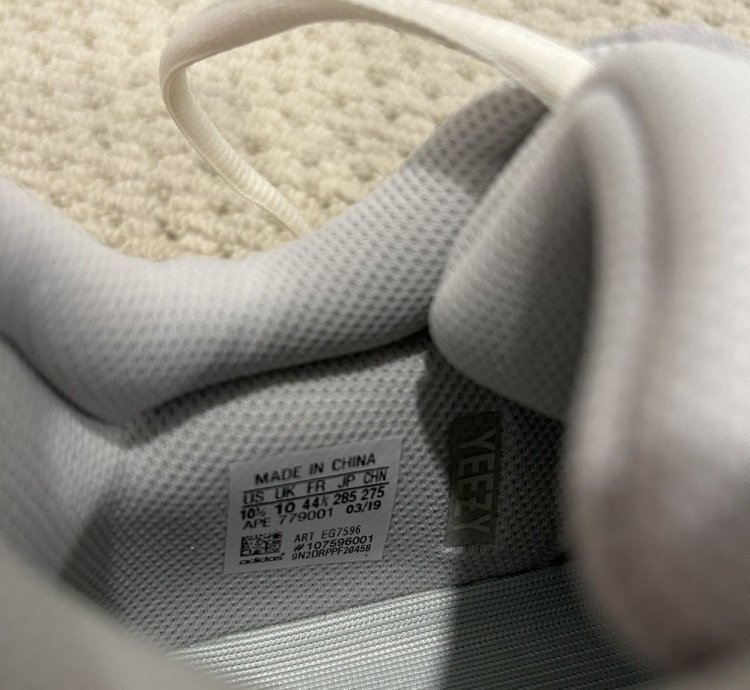 Yeezy Boost 700 Analog