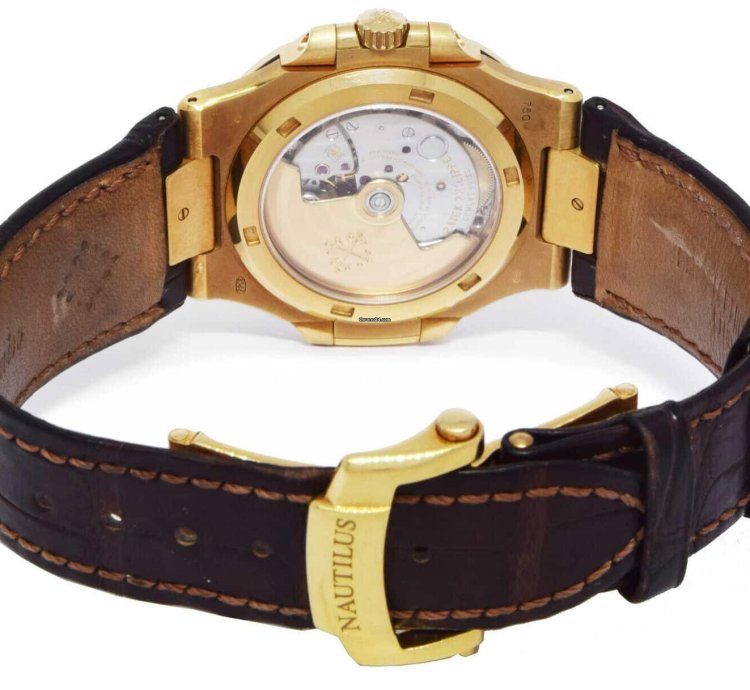 Patek Philippe Nautilus 5711 Nautilus 18k Yellow Gold Watch Box Archival Document 5711j