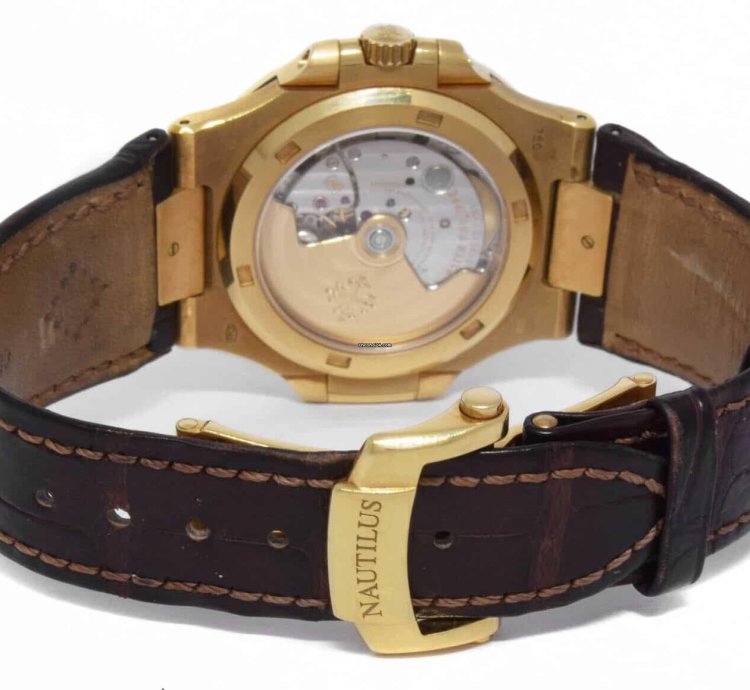 Patek Philippe Nautilus 5711 Nautilus 18k Yellow Gold Watch Box Archival Document 5711j