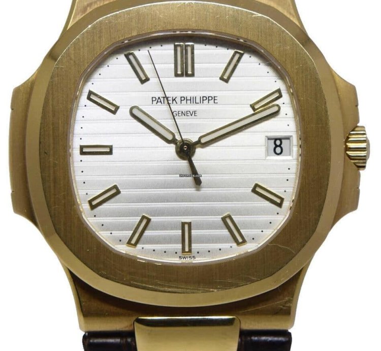 Patek Philippe Nautilus 5711 Nautilus 18k Yellow Gold Watch Box Archival Document 5711j