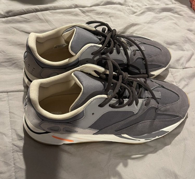 Yeezy Boost 700 Magnet 2019