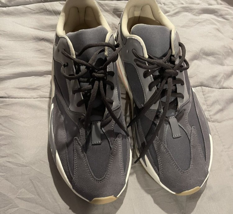 Yeezy Boost 700 Magnet 2019