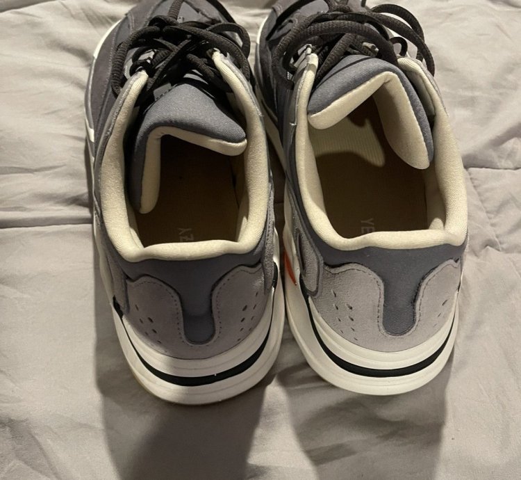 Yeezy Boost 700 Magnet 2019