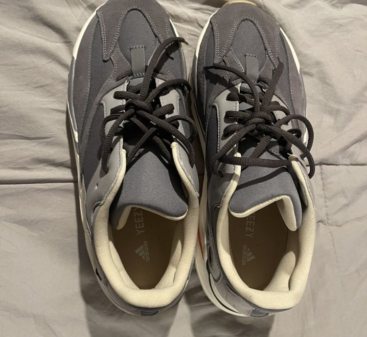 Yeezy Boost 700 Magnet 2019