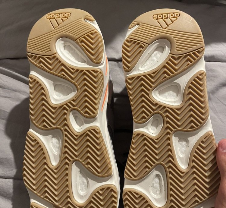 Yeezy Boost 700 Magnet 2019