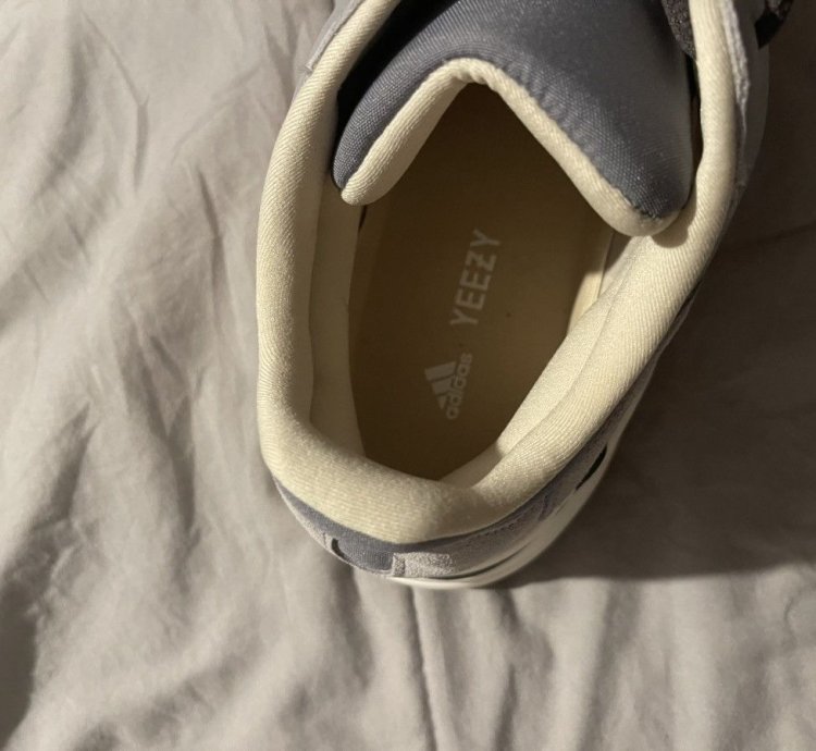 Yeezy Boost 700 Magnet 2019