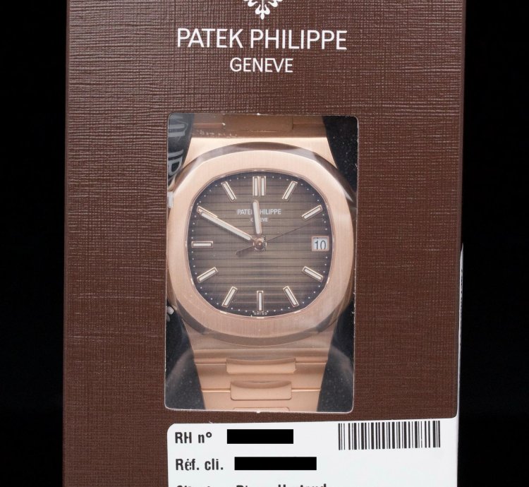 Patek Philippe Nautilus 5711 Rose Gold Cal 26-330 Full Set 2020 Service Sealed