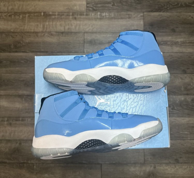 Air Jordan 11 Retro Pantone