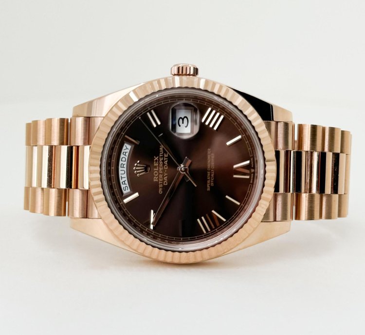 Rolex Day-date 40 40mm Fluted Bezel Everose Gold Chocolate Roman Dial Presidential Band 228235