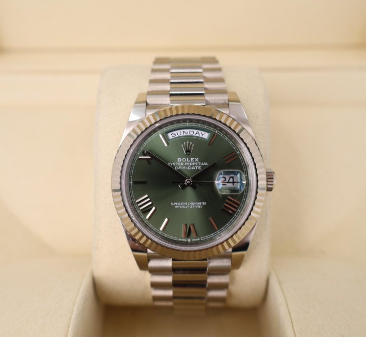 Rolex Day-date 40 40mm Fluted Bezel White Gold Olive Green Roman Dial Presidential Band