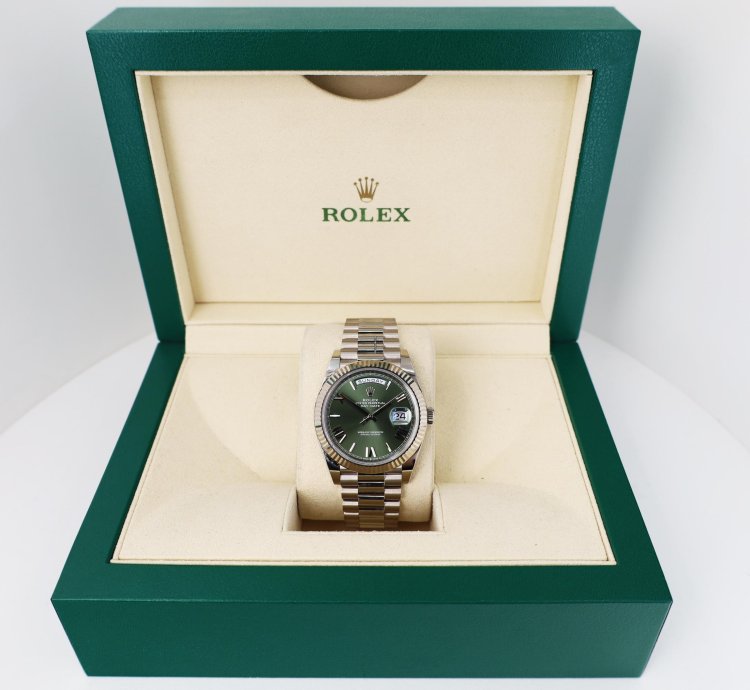 Rolex Day-date 40 40mm Fluted Bezel White Gold Olive Green Roman Dial Presidential Band