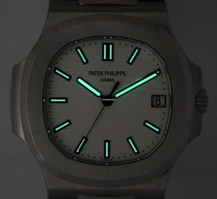 Patek Philippe Nautilus 5711 Steel Silver Dial Mens Watch 16 5711 1a