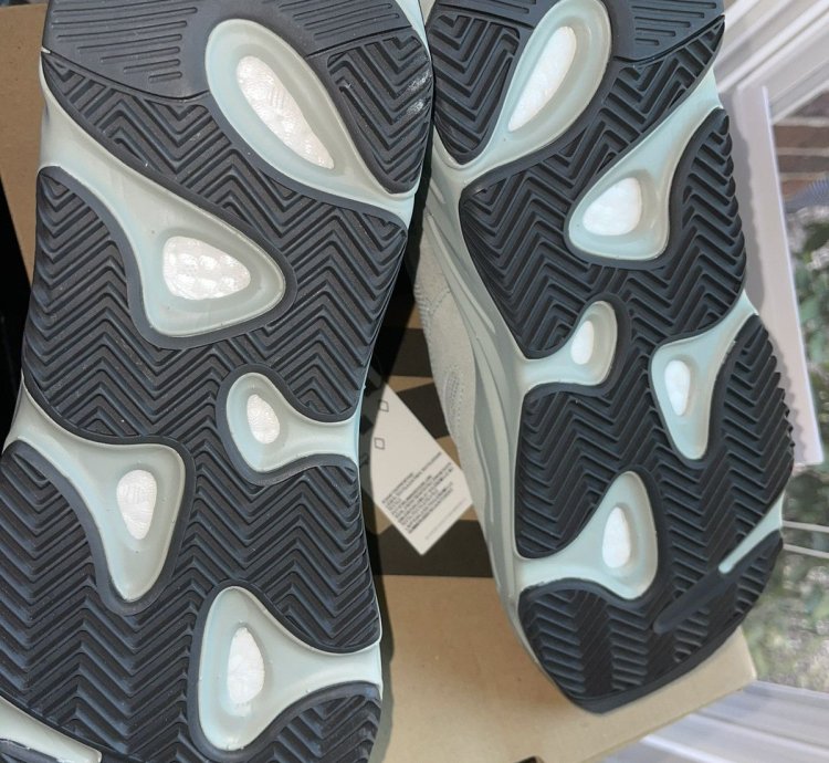Yeezy Boost 700 Salt