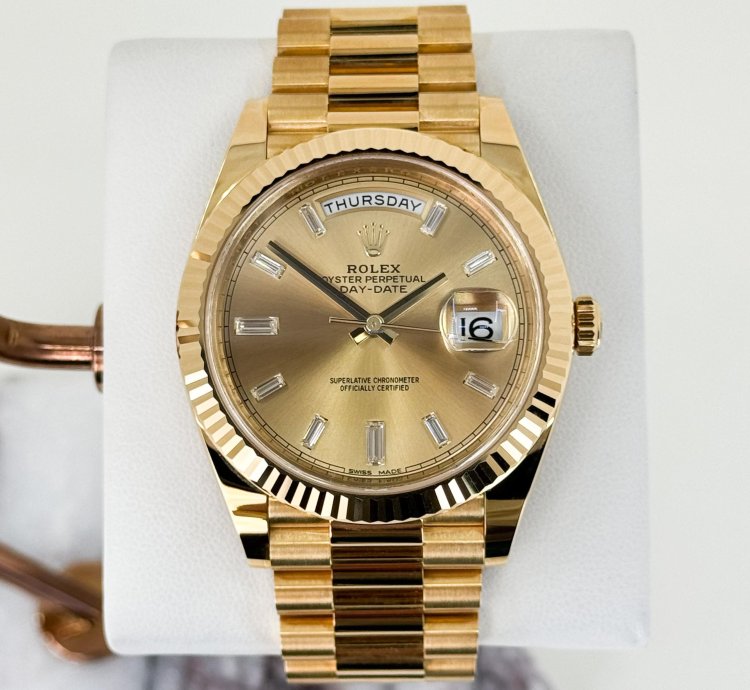 Rolex Day-date 40 40mm Fluted Bezel Yellow Gold Champagne Baguette Diamond Dial Presidential Band