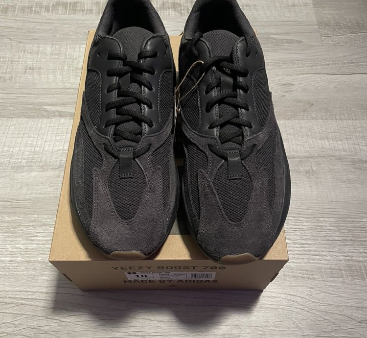 Yeezy Boost 700 Utility Black