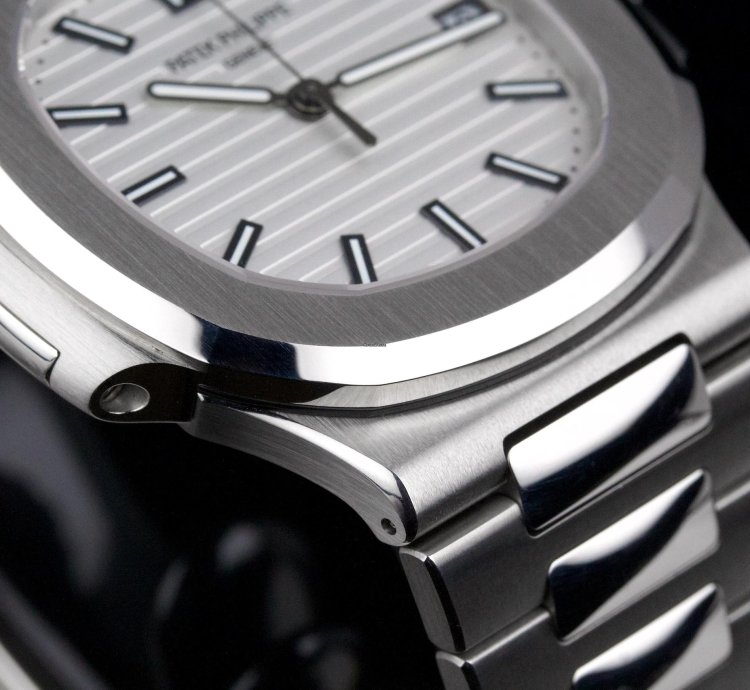 Patek Philippe Nautilus 5711 White Dial Full Set 2017