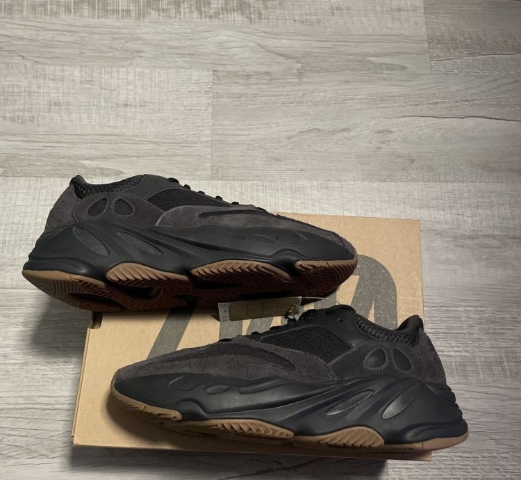 Yeezy Boost 700 Utility Black