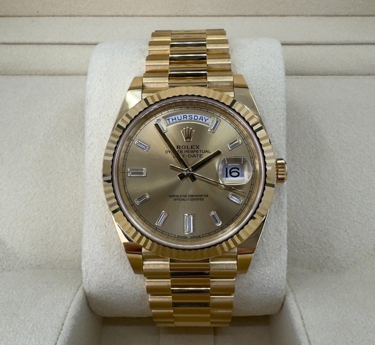 Rolex Day-date 40 40mm Fluted Bezel Yellow Gold Champagne Baguette Diamond Dial Presidential Band