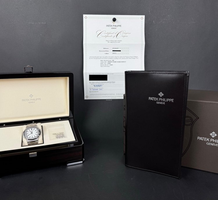 Patek Philippe Nautilus 5711 White Dial Full Set 2017