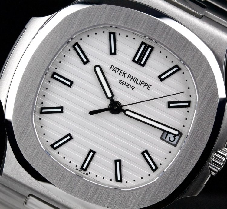 Patek Philippe Nautilus 5711 White Dial Full Set 2017