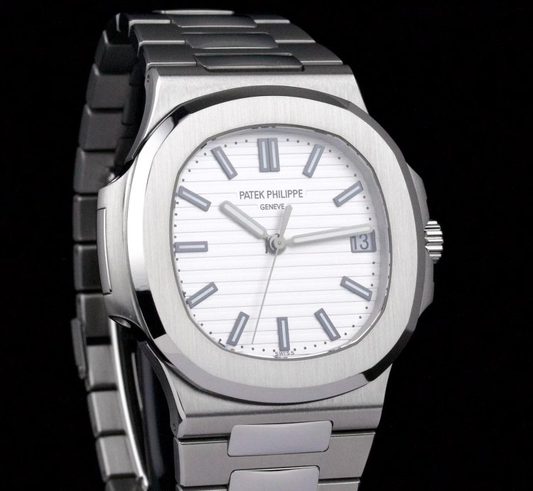 Patek Philippe Nautilus 5711 White Dial Full Set 2017