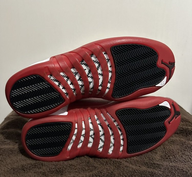 Air Jordan 12 Retro Cherry