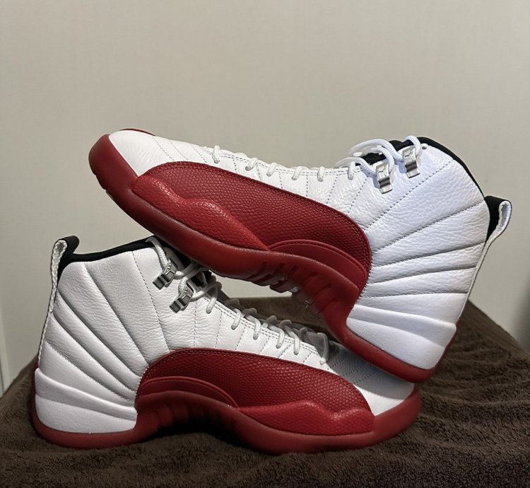 Air Jordan 12 Retro Cherry