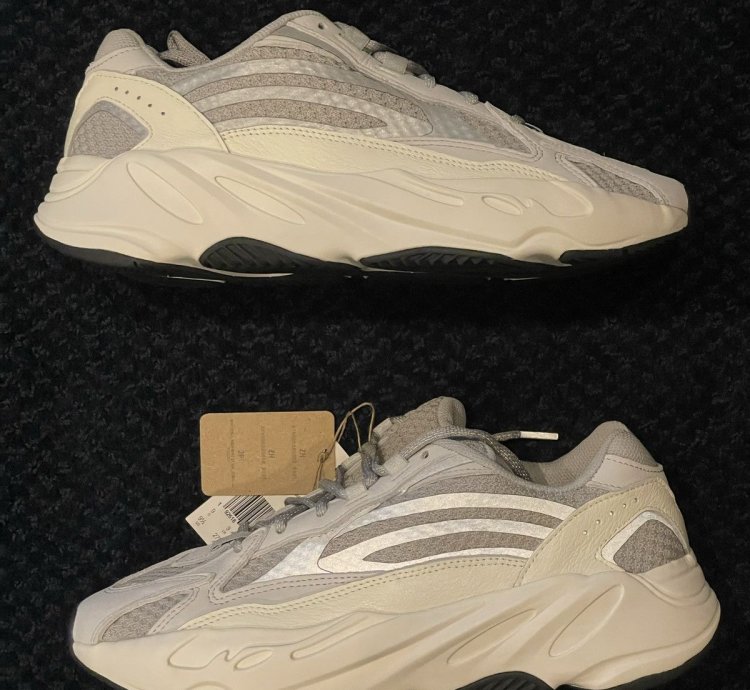 Yeezy Boost 700 V2 Static