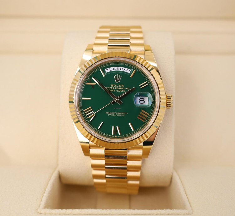 Rolex Day-date 40 40mm Fluted Bezel Yellow Gold Green Roman Dial Presidential Bracelet 228238
