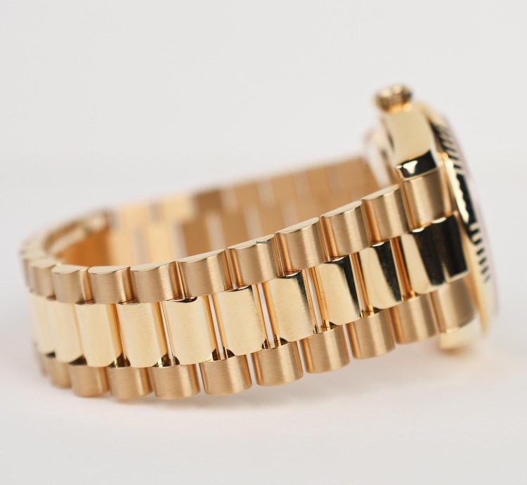 Rolex Day-date 40 40mm Fluted Bezel Yellow Gold Green Roman Dial Presidential Bracelet 228238